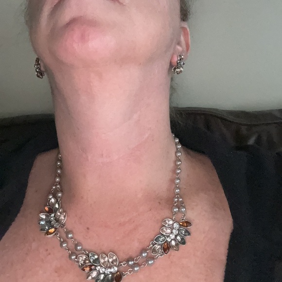 EUC Avon Glam Jewelry. - Picture 2 of 7